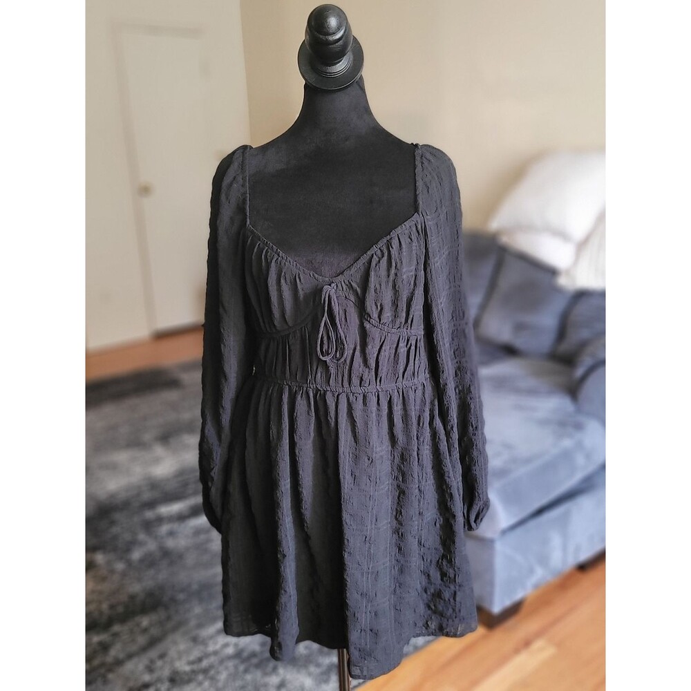 Kingston Grey Sweetheart-neck Smocked Dress In Black Size Medium